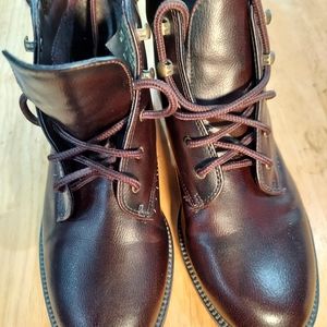 Coasters size 7 womens boots